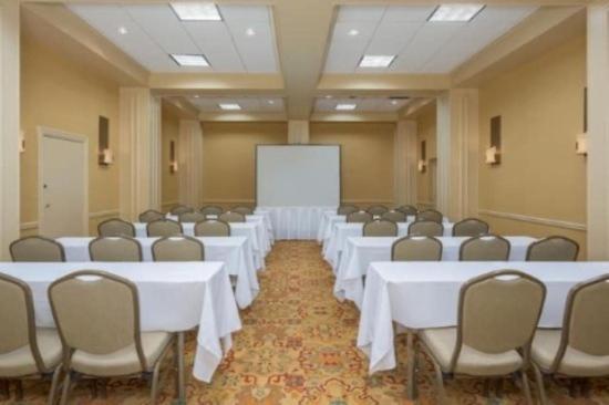 Midtown Garden Hotel Феникс Экстерьер фото